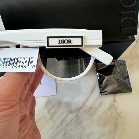 NEW DIOR SUNGLASSES - Picture 10 of 16